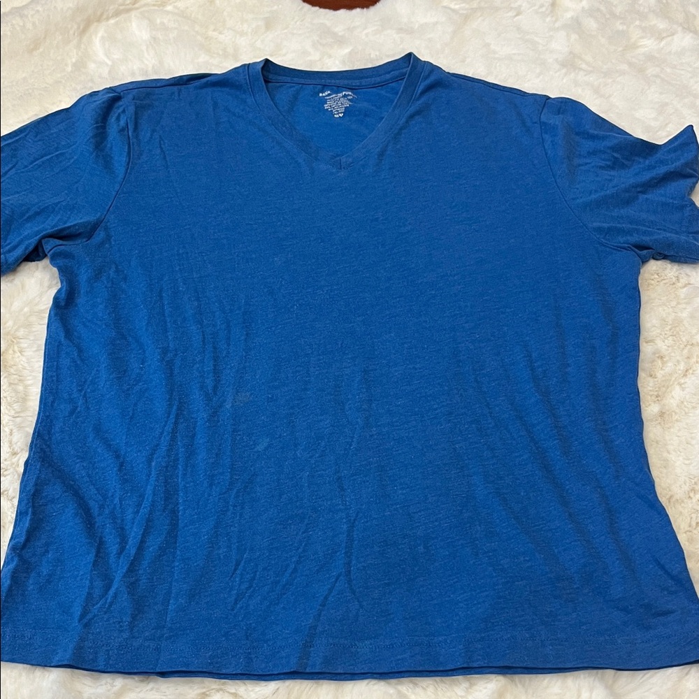 Banana Republic Men's Vibrant Blue V-Neck Tee